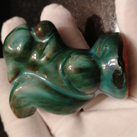 🌺Handmade Blue Mountain Pottery dish with little squirrel 🐿️ - Picture 6 of 8